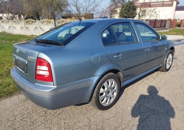 Skoda Octavia cena 8800 przebieg: 189000, rok produkcji 2002 z Zwoleń małe 301